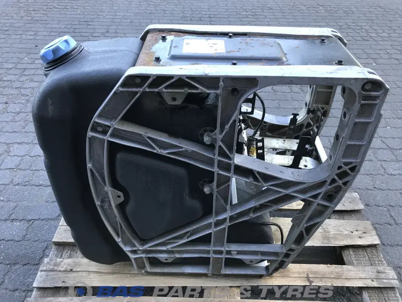 Volvo Volvo AdBlue tank 21219301 - Rezerves daļa - Kravas automašīna: foto 2 Volvo Volvo AdBlue tank 21219301 - Rezerves daļa - Kravas automašīna: foto 2