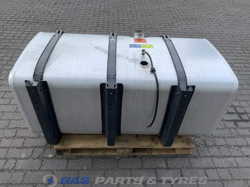 Scania Brandstoftank Scania 600 Liter 1871191 - Degvielas tvertne - Kravas automašīna: foto 3 Scania Brandstoftank Scania 600 Liter 1871191 - Degvielas tvertne - Kravas automašīna: foto 3