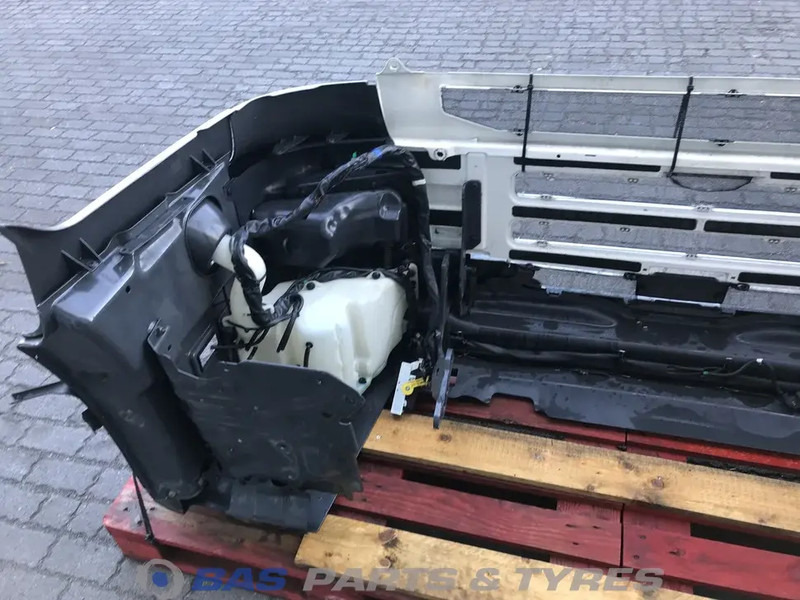 Scania R-Serie Bumper Scania 1885940 - Buferis - Kravas automašīna: foto 4 Scania R-Serie Bumper Scania 1885940 - Buferis - Kravas automašīna: foto 4