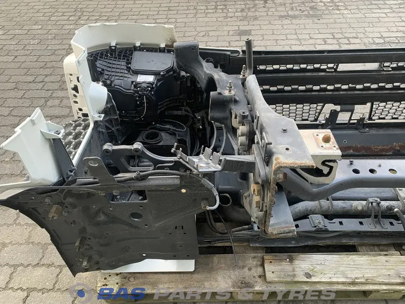 Scania R-Serie Bumper Scania 3082333 - Buferis - Kravas automašīna: foto 4 Scania R-Serie Bumper Scania 3082333 - Buferis - Kravas automašīna: foto 4