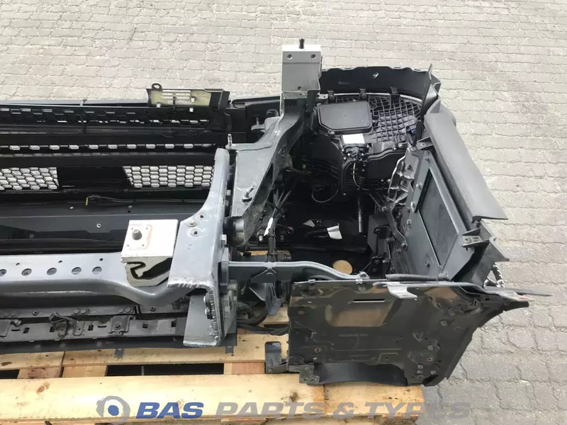 Scania R-Serie NextGen Bumper Scania 3082333 - Buferis - Kravas automašīna: foto 5 Scania R-Serie NextGen Bumper Scania 3082333 - Buferis - Kravas automašīna: foto 5