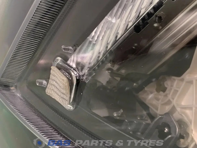 Volvo FH16 (FH5) Koplamp Links 22656781 - Tuvās gaismas - Kravas automašīna: foto 4 Volvo FH16 (FH5) Koplamp Links 22656781 - Tuvās gaismas - Kravas automašīna: foto 4