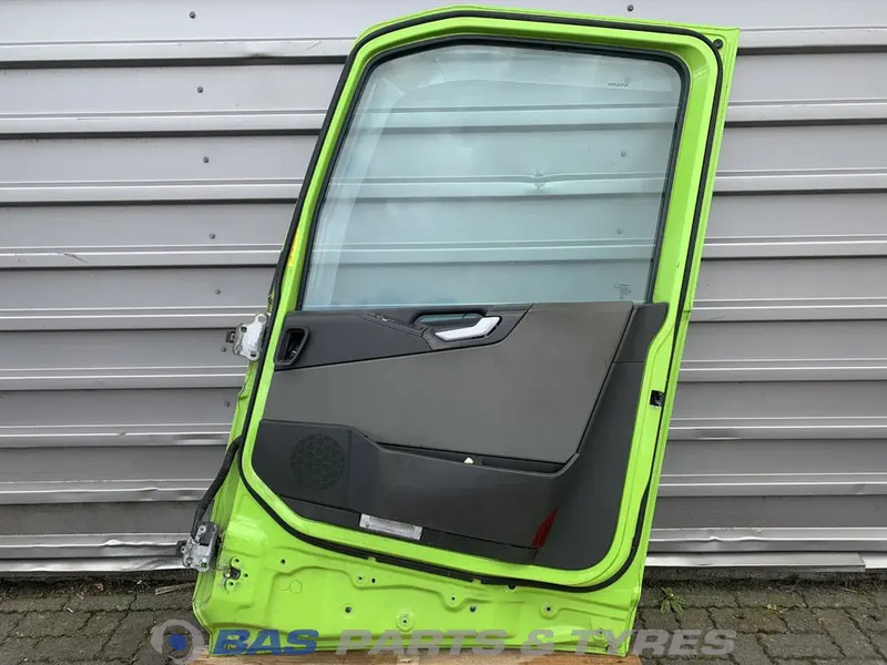 Volvo FH4 Portier Rechts Volvo 82183386 - Durvis un rezerves daļas - Kravas automašīna: foto 2 Volvo FH4 Portier Rechts Volvo 82183386 - Durvis un rezerves daļas - Kravas automašīna: foto 2