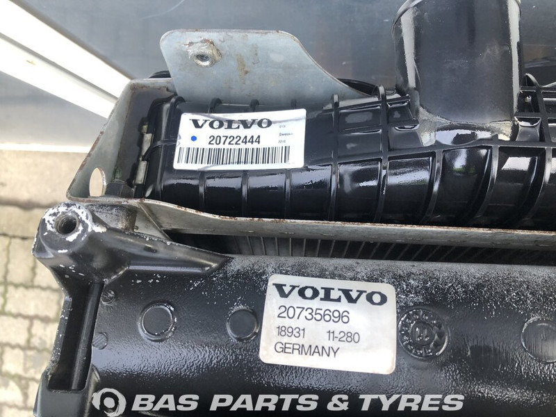 Volvo FM3 Koelerpakket Volvo D11C 330 85000016 - Radiators - Kravas automašīna: foto 3 Volvo FM3 Koelerpakket Volvo D11C 330 85000016 - Radiators - Kravas automašīna: foto 3