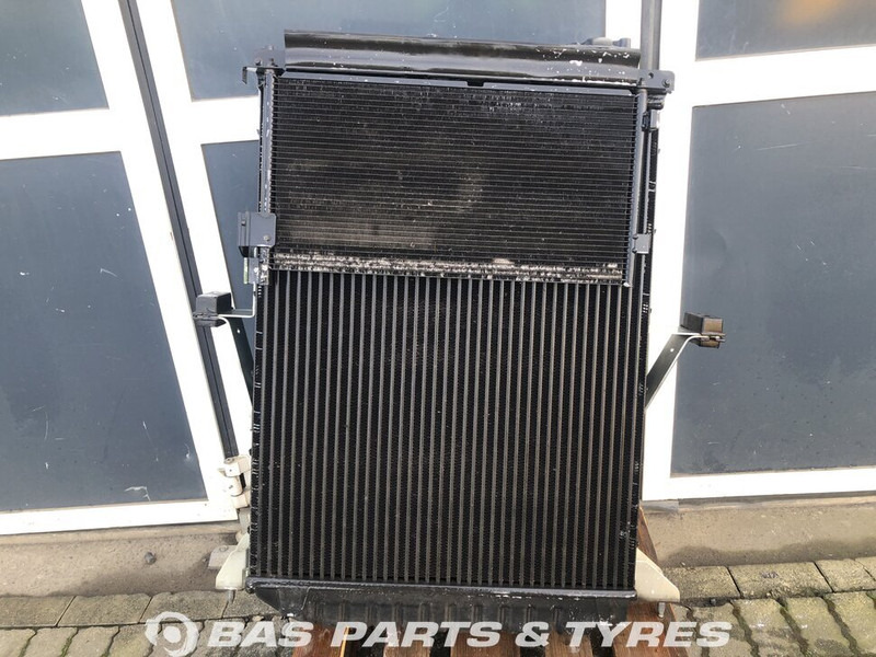 Volvo FM3 Koelerpakket Volvo D11C 330 85000016 - Radiators - Kravas automašīna: foto 2 Volvo FM3 Koelerpakket Volvo D11C 330 85000016 - Radiators - Kravas automašīna: foto 2