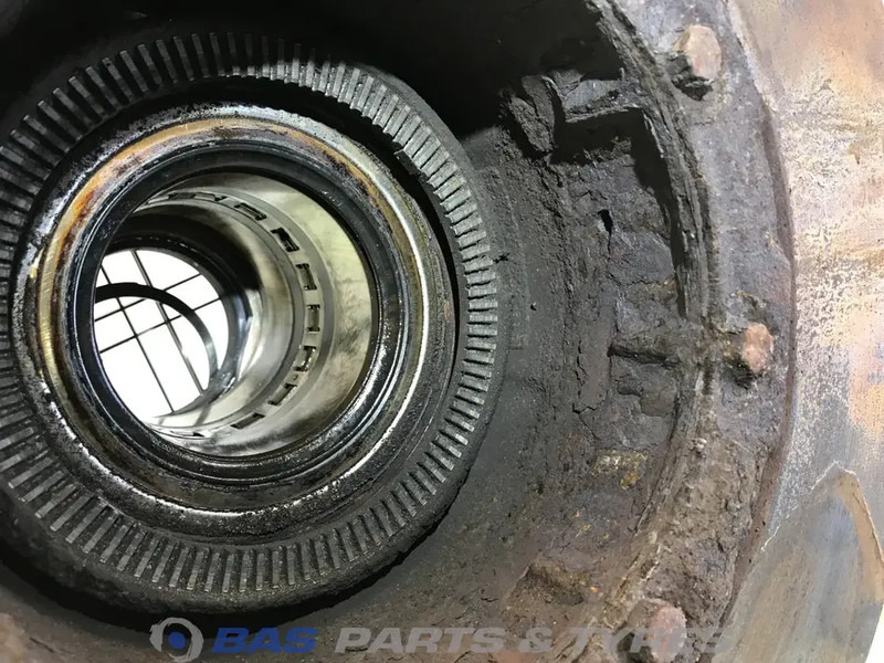 Volvo Naaf Achteras 435 mm Massief 85107753 - Rumba - Kravas automašīna: foto 3 Volvo Naaf Achteras 435 mm Massief 85107753 - Rumba - Kravas automašīna: foto 3