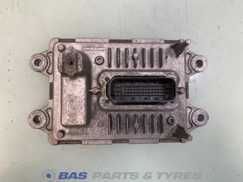 Volvo  - Elektroniskais vadības bloks (ECU) - Kravas automašīna: foto 2 Volvo  - Elektroniskais vadības bloks (ECU) - Kravas automašīna: foto 2