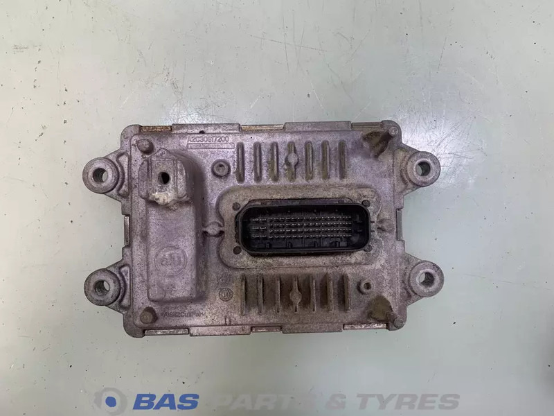 Volvo  - Elektroniskais vadības bloks (ECU) - Kravas automašīna: foto 2 Volvo  - Elektroniskais vadības bloks (ECU) - Kravas automašīna: foto 2