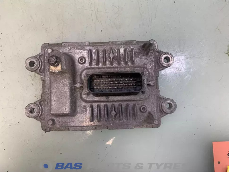 Volvo  - Elektroniskais vadības bloks (ECU) - Kravas automašīna: foto 2 Volvo  - Elektroniskais vadības bloks (ECU) - Kravas automašīna: foto 2