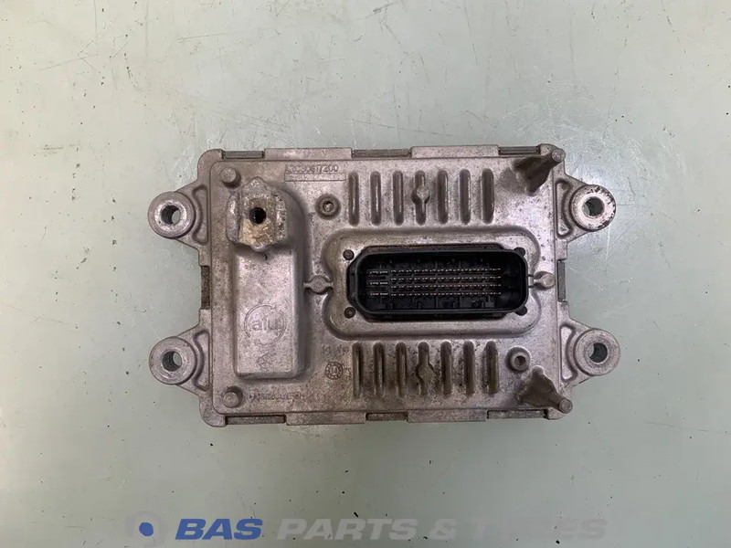 Volvo  - Elektroniskais vadības bloks (ECU) - Kravas automašīna: foto 2 Volvo  - Elektroniskais vadības bloks (ECU) - Kravas automašīna: foto 2