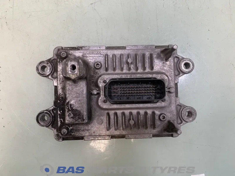 Volvo  - Elektroniskais vadības bloks (ECU) - Kravas automašīna: foto 2 Volvo  - Elektroniskais vadības bloks (ECU) - Kravas automašīna: foto 2