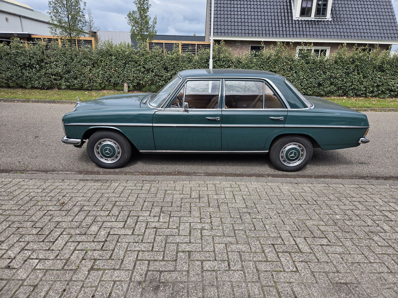 Mercedes-Benz 220 (W115) sedan - Sedans: foto 3 Mercedes-Benz 220 (W115) sedan - Sedans: foto 3