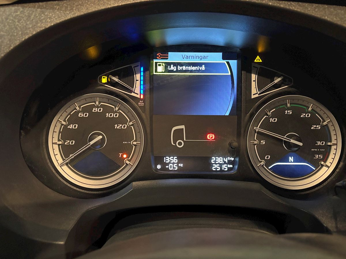 DAF Lehel horsebox 210 LF - Zirgu kravas automašīna: foto 2 DAF Lehel horsebox 210 LF - Zirgu kravas automašīna: foto 2