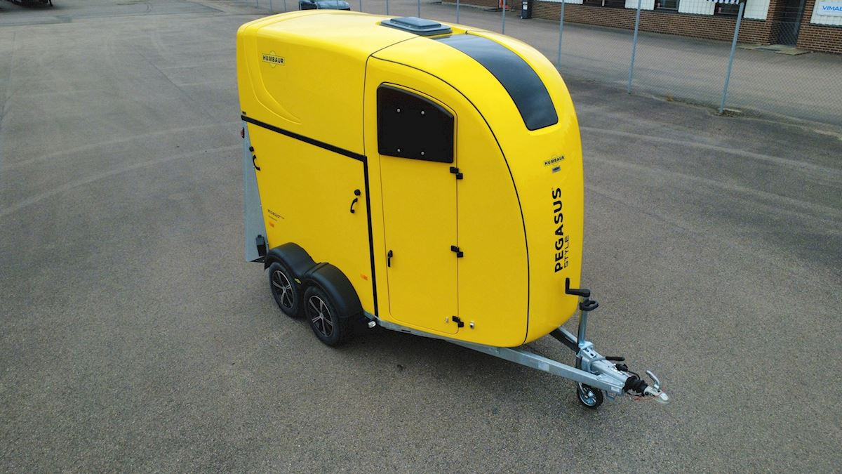 Humbaur Pegasus Style - Zirgu piekabe: foto 3 Humbaur Pegasus Style - Zirgu piekabe: foto 3