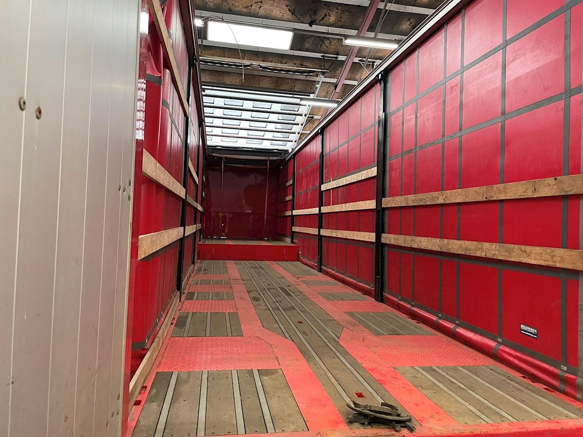 Kel-Berg S660S - Tenta puspiekabe: foto 5 Kel-Berg S660S - Tenta puspiekabe: foto 5