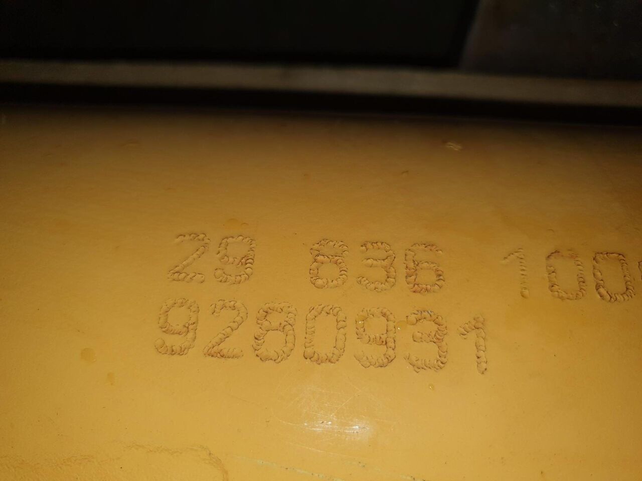 BOTELLA DE BALANCIN LIEBHER R904C - Hidrauliskais cilindrs - Kāpurķēžu ekskavators: foto 1 BOTELLA DE BALANCIN LIEBHER R904C - Hidrauliskais cilindrs - Kāpurķēžu ekskavators: foto 1