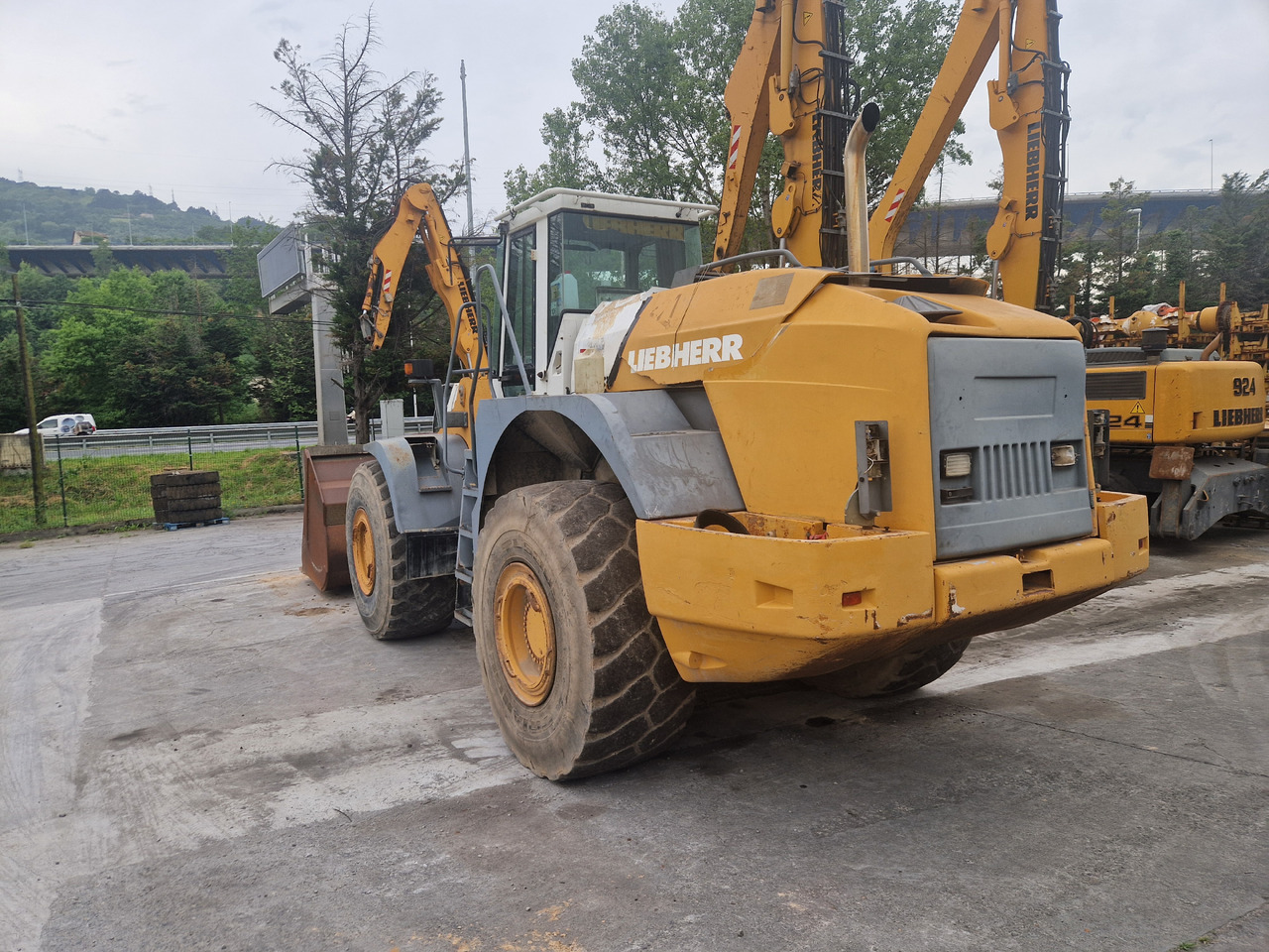 LIEBHERR L564 N/S: 4620899 (2001) - Riteņu iekrāvējs: foto 4 LIEBHERR L564 N/S: 4620899 (2001) - Riteņu iekrāvējs: foto 4