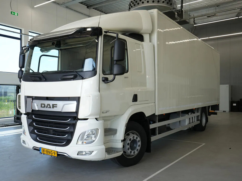 DAF CF 300 FA Sleeping Cab, New APK, Full Tank, New Tacho, 2t Laadklep - Kravas automašīna ar slēgto virsbūvi: foto 1 DAF CF 300 FA Sleeping Cab, New APK, Full Tank, New Tacho, 2t Laadklep - Kravas automašīna ar slēgto virsbūvi: foto 1