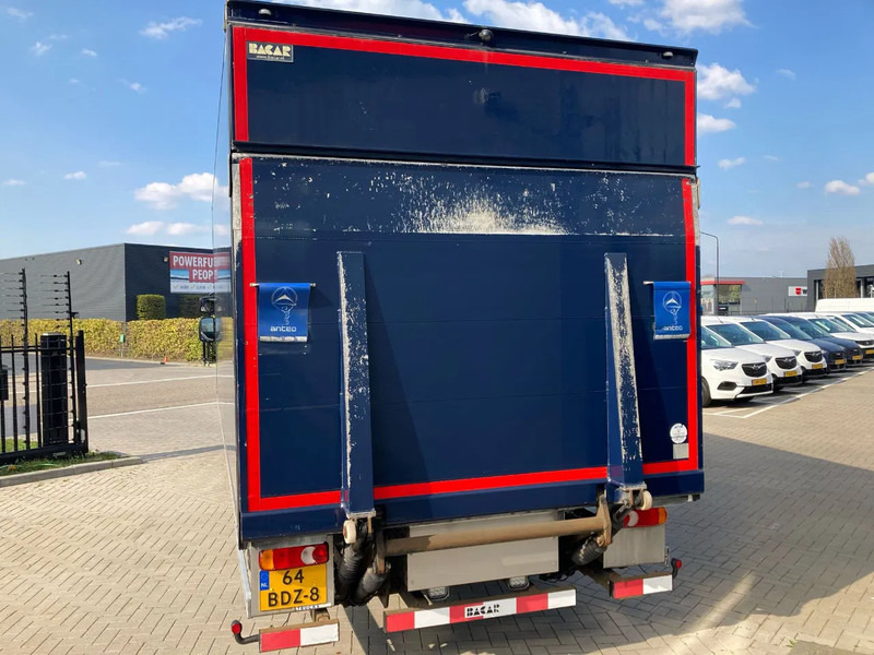DAF LF 210 Day Cab, Plywood Box, Zijdeur, Laadklep - Kravas automašīna ar slēgto virsbūvi: foto 5 DAF LF 210 Day Cab, Plywood Box, Zijdeur, Laadklep - Kravas automašīna ar slēgto virsbūvi: foto 5