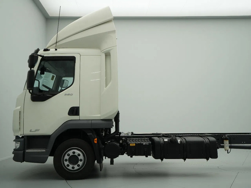 DAF LF 260 FA 12T CHASSIS SLEEPING CAB 610WB NEW - Šasija kravas automašīna: foto 4 DAF LF 260 FA 12T CHASSIS SLEEPING CAB 610WB NEW - Šasija kravas automašīna: foto 4