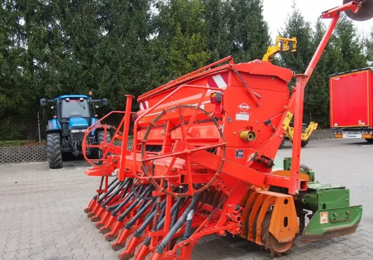 Agregat uprawowo-siewny Kuhn KE303 i INTEGRA 3000 2009 Agrebat uprawowo siewny, brona aktywna AMAZONE i KUHN - Kombinētā sējmašīna: foto 3 Agregat uprawowo-siewny Kuhn KE303 i INTEGRA 3000 2009 Agrebat uprawowo siewny, brona aktywna AMAZONE i KUHN - Kombinētā sējmašīna: foto 3