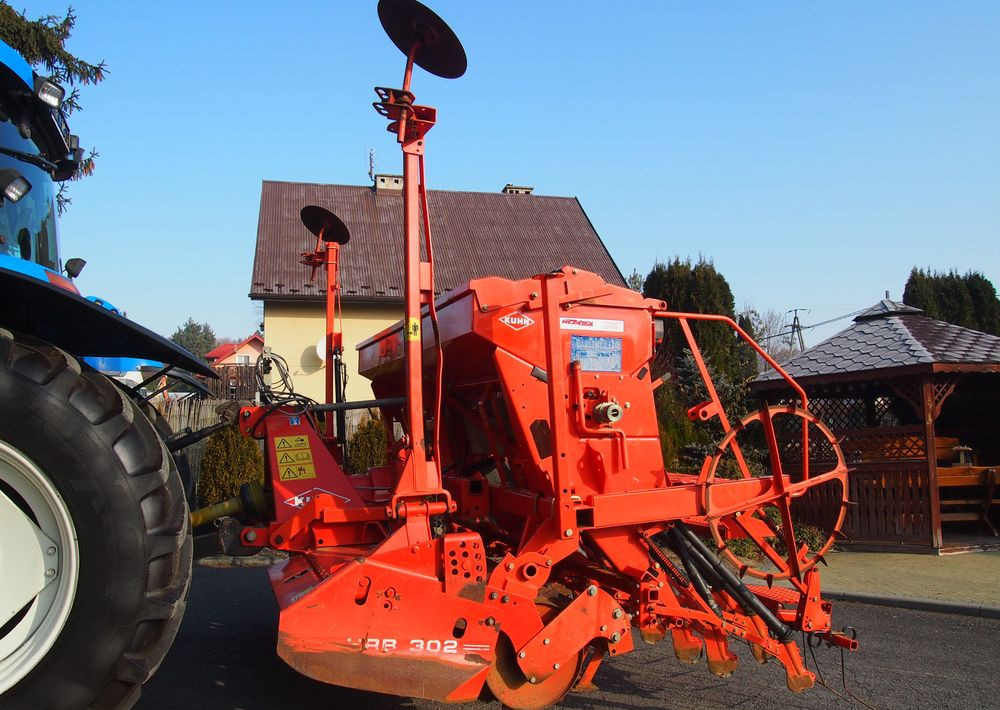Kombinētā sējmašīna Agregat uprawowo-siewny Kuhn Kuhn HRB302D I INTEGRA 3000 2002 Brona wirowa + siewnik KUHN agregat uprawowo-siewny 3m: foto 6 Kombinētā sējmašīna Agregat uprawowo-siewny Kuhn Kuhn HRB302D I INTEGRA 3000 2002 Brona wirowa + siewnik KUHN agregat uprawowo-siewny 3m: foto 6