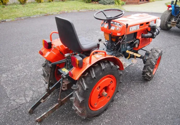 Ciągnik Kubota B6100 1995 4x4 - Traktors: foto 5 Ciągnik Kubota B6100 1995 4x4 - Traktors: foto 5