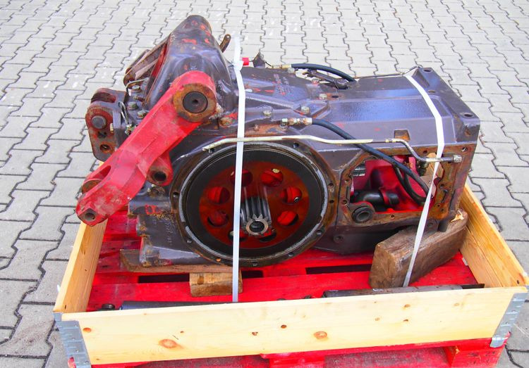 Części do Ciągnika Massey Ferguson MF 3000, 6000 Tylny most z podnośnikiem od MF 3000, 6000 - Aizmugurējā ass - Lauksaimniecības tehnika: foto 1 Części do Ciągnika Massey Ferguson MF 3000, 6000 Tylny most z podnośnikiem od MF 3000, 6000 - Aizmugurējā ass - Lauksaimniecības tehnika: foto 1