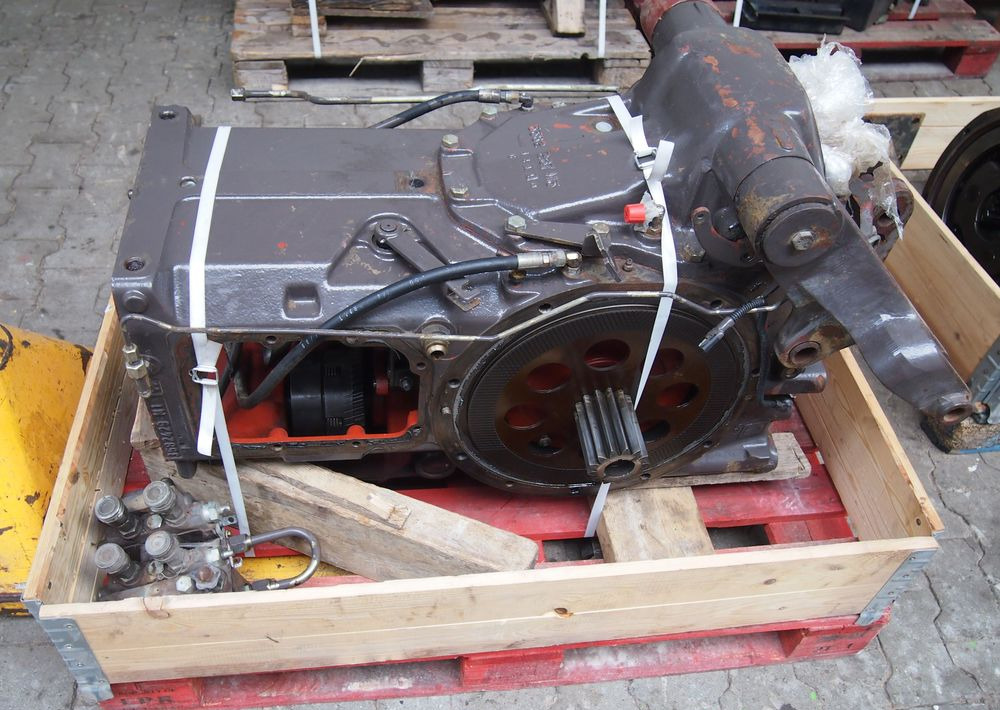 Części do Ciągnika Massey Ferguson MF 3000, 6000 Tylny most z podnośnikiem od MF 3000, 6000 - Aizmugurējā ass - Lauksaimniecības tehnika: foto 5 Części do Ciągnika Massey Ferguson MF 3000, 6000 Tylny most z podnośnikiem od MF 3000, 6000 - Aizmugurējā ass - Lauksaimniecības tehnika: foto 5