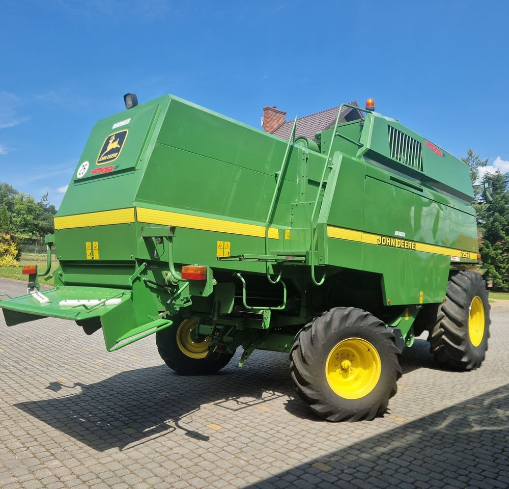 Kombajn zbożawy John deere 2254 2000 Kombajn John Deere JD - Labības kombains: foto 3 Kombajn zbożawy John deere 2254 2000 Kombajn John Deere JD - Labības kombains: foto 3