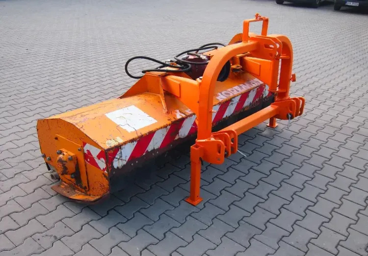 Kosiarka bijakowa 2M 2005 Szerokość robocza 2m - Pļaujmašīna-smalcinātājs: foto 3 Kosiarka bijakowa 2M 2005 Szerokość robocza 2m - Pļaujmašīna-smalcinātājs: foto 3