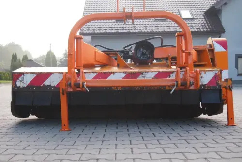 Kosiarka bijakowa 2M 2005 Szerokość robocza 2m - Pļaujmašīna-smalcinātājs: foto 4 Kosiarka bijakowa 2M 2005 Szerokość robocza 2m - Pļaujmašīna-smalcinātājs: foto 4