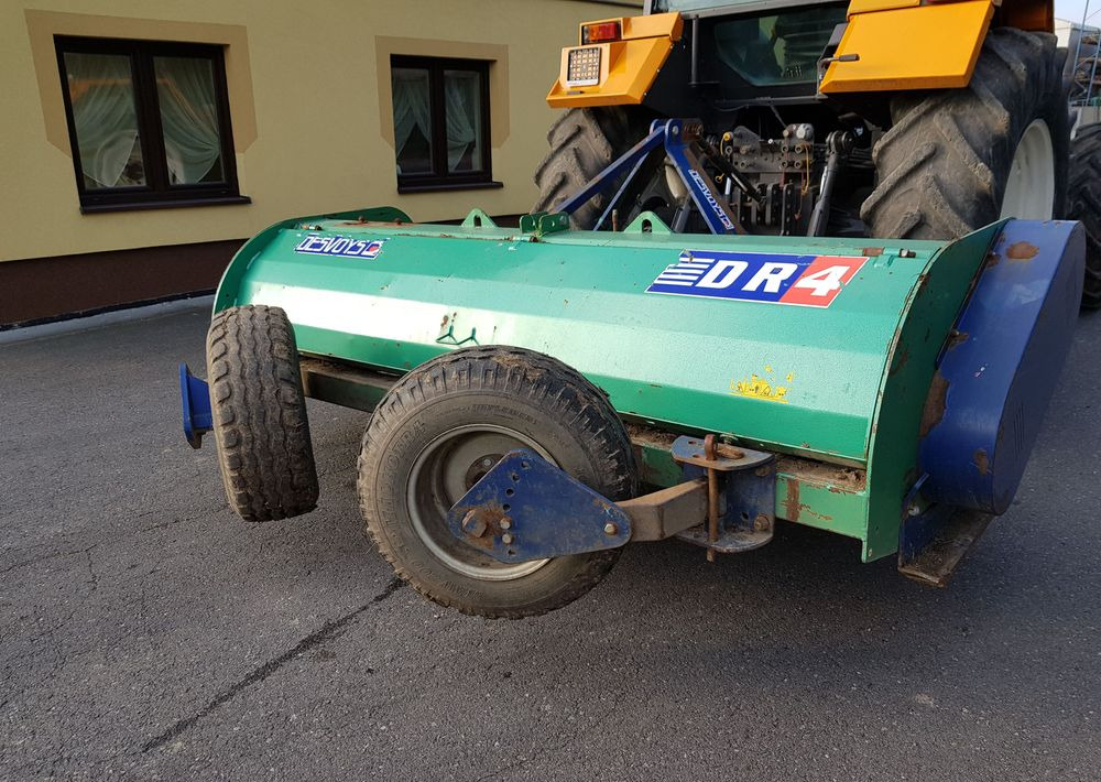 Kosiarka bijakowa Desvoys BH DR4 2011 - Pļaujmašīna-smalcinātājs: foto 2 Kosiarka bijakowa Desvoys BH DR4 2011 - Pļaujmašīna-smalcinātājs: foto 2