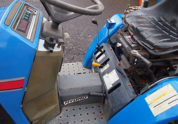 Kosiarka traktorek Iseki TMG T18 1995 hydro Diesel - Zāles pļāvējs: foto 4 Kosiarka traktorek Iseki TMG T18 1995 hydro Diesel - Zāles pļāvējs: foto 4