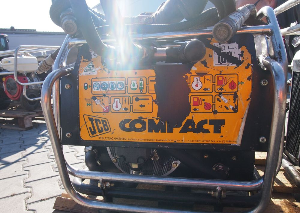 Młot hydraulczny wyburzeniowy JCB COMPACT 2010 Agregat hydrauliczny do młota wyburzeniowego JCB - Celtniecības maisītājs: foto 3 Młot hydraulczny wyburzeniowy JCB COMPACT 2010 Agregat hydrauliczny do młota wyburzeniowego JCB - Celtniecības maisītājs: foto 3