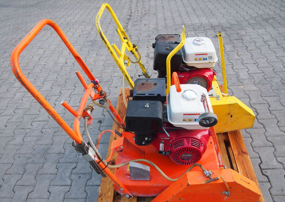 Piła do cięcia GOLZ FS 170 2006 PIŁA DO CIĘCIA asfaltu i betonu - Celtniecības maisītājs: foto 2 Piła do cięcia GOLZ FS 170 2006 PIŁA DO CIĘCIA asfaltu i betonu - Celtniecības maisītājs: foto 2