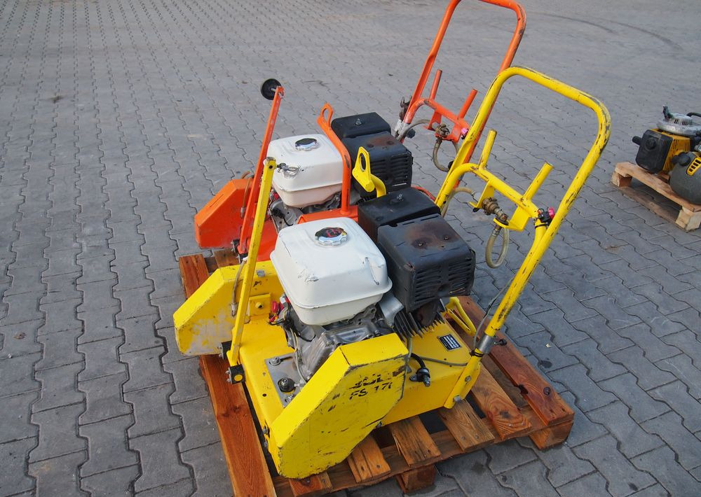 Piła do cięcia GOLZ FS 170 2006 PIŁA DO CIĘCIA asfaltu i betonu - Celtniecības maisītājs: foto 4 Piła do cięcia GOLZ FS 170 2006 PIŁA DO CIĘCIA asfaltu i betonu - Celtniecības maisītājs: foto 4