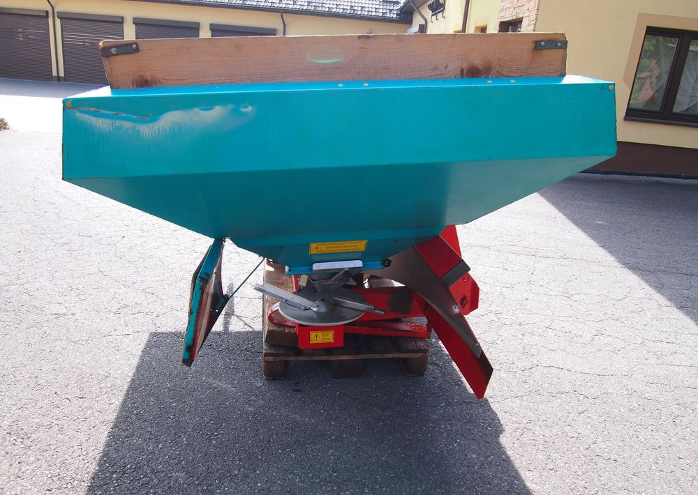 Minerālmēslu izkliedētājs Rozsiewacz nawozów Sulky DPX GL 2000  18-24m  Rozsiewacz nawozów Sulky: foto 12