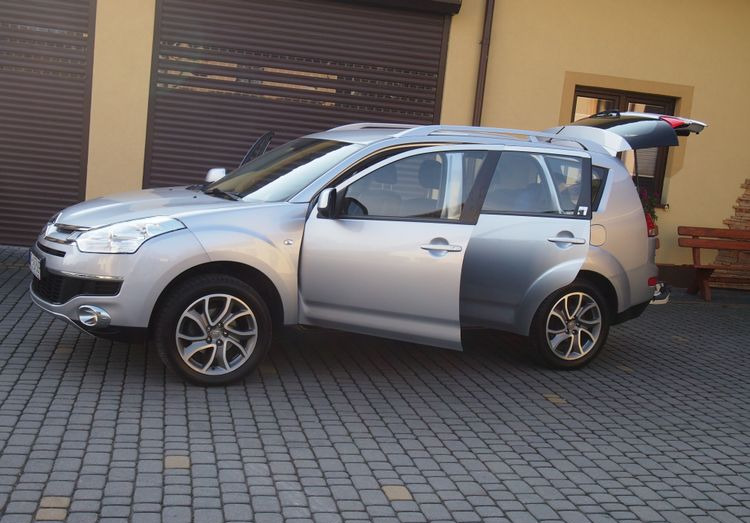 Samochód Citroen C-Crosser 2.2 HDI 2010 Samochód osobowy SUW 4x4 - Vieglā automašīna: foto 2 Samochód Citroen C-Crosser 2.2 HDI 2010 Samochód osobowy SUW 4x4 - Vieglā automašīna: foto 2