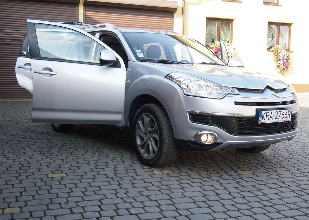 Samochód Citroen C-Crosser 2.2 HDI 2010 Samochód osobowy SUW 4x4 - Vieglā automašīna: foto 3 Samochód Citroen C-Crosser 2.2 HDI 2010 Samochód osobowy SUW 4x4 - Vieglā automašīna: foto 3