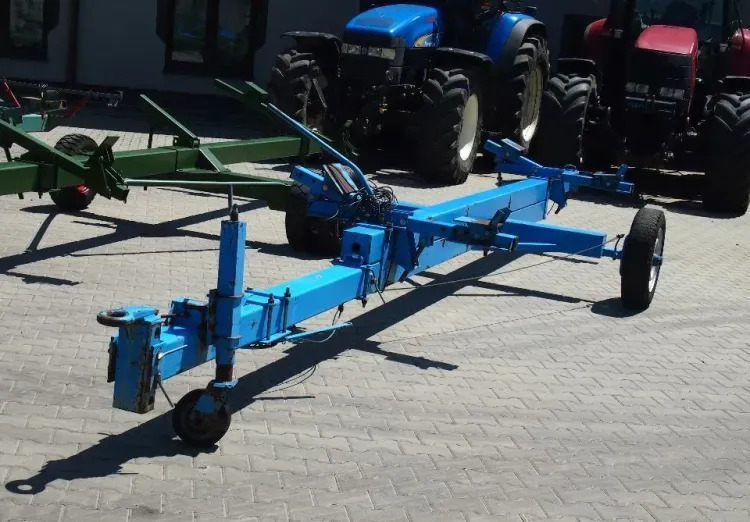 Wózek do kombajnu pod heder do zboża - Hederu piekabe: foto 3 Wózek do kombajnu pod heder do zboża - Hederu piekabe: foto 3