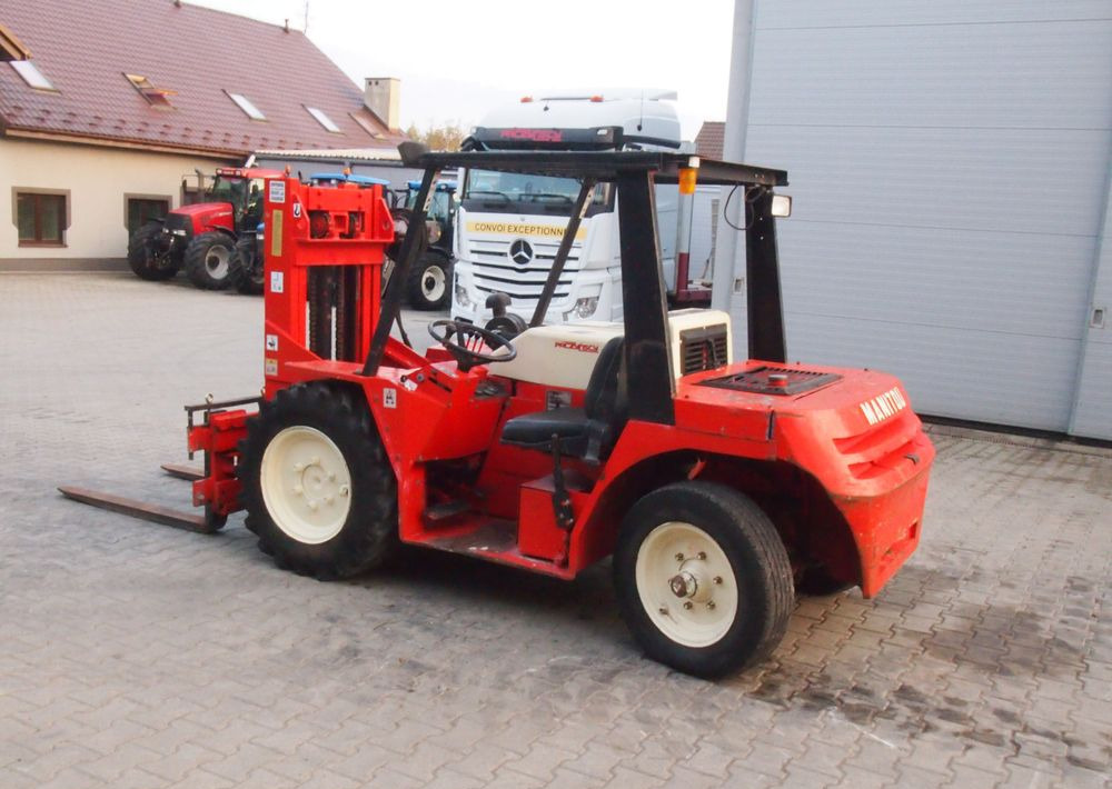 Wózek widłowy Manitou MC.20.HP 1992 - Dīzeļiekrāvējs: foto 4 Wózek widłowy Manitou MC.20.HP 1992 - Dīzeļiekrāvējs: foto 4
