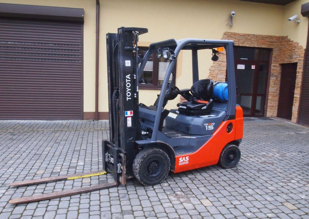 Wózek widłowy Toyota 8FGF15 2018 TRIPLEX system SAS (blokowanie tylnej osi) - Gāzes iekrāvējs: foto 1 Wózek widłowy Toyota 8FGF15 2018 TRIPLEX system SAS (blokowanie tylnej osi) - Gāzes iekrāvējs: foto 1
