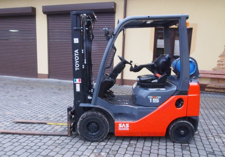Wózek widłowy Toyota 8FGF15 2018 TRIPLEX system SAS (blokowanie tylnej osi) - Gāzes iekrāvējs: foto 3 Wózek widłowy Toyota 8FGF15 2018 TRIPLEX system SAS (blokowanie tylnej osi) - Gāzes iekrāvējs: foto 3