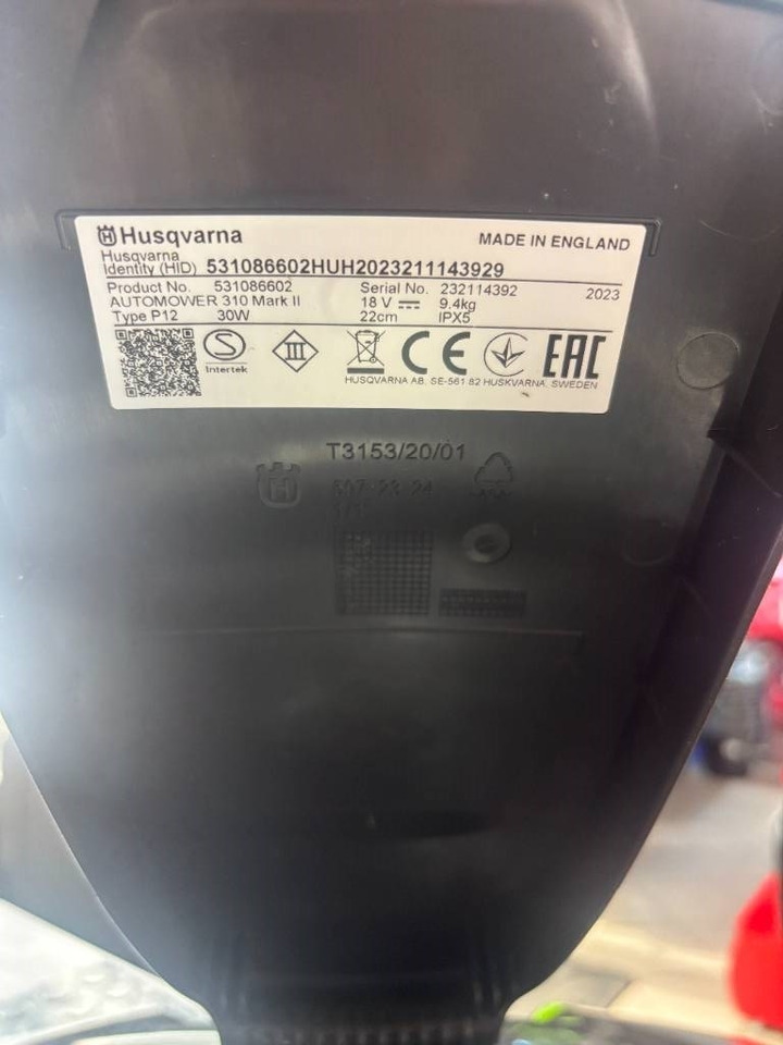 Husqvarna Automower 310 - Zāles pļāvējs: foto 4 Husqvarna Automower 310 - Zāles pļāvējs: foto 4
