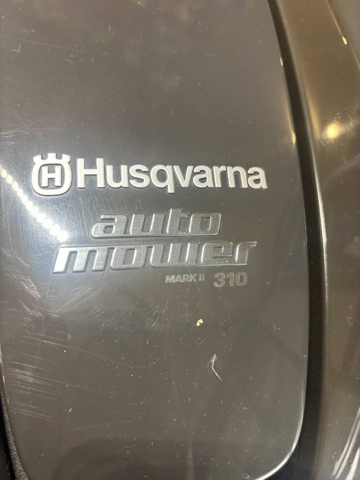 Husqvarna Automower 310 - Zāles pļāvējs: foto 2 Husqvarna Automower 310 - Zāles pļāvējs: foto 2