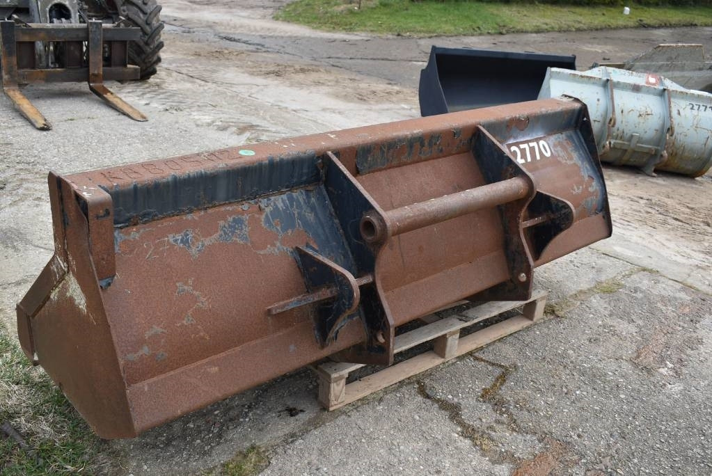 Łyżki do ładowarki CAT , JCB, CASE, SCORPION,KRAME - Kauss - Celtniecības tehnika: foto 3 Łyżki do ładowarki CAT , JCB, CASE, SCORPION,KRAME - Kauss - Celtniecības tehnika: foto 3