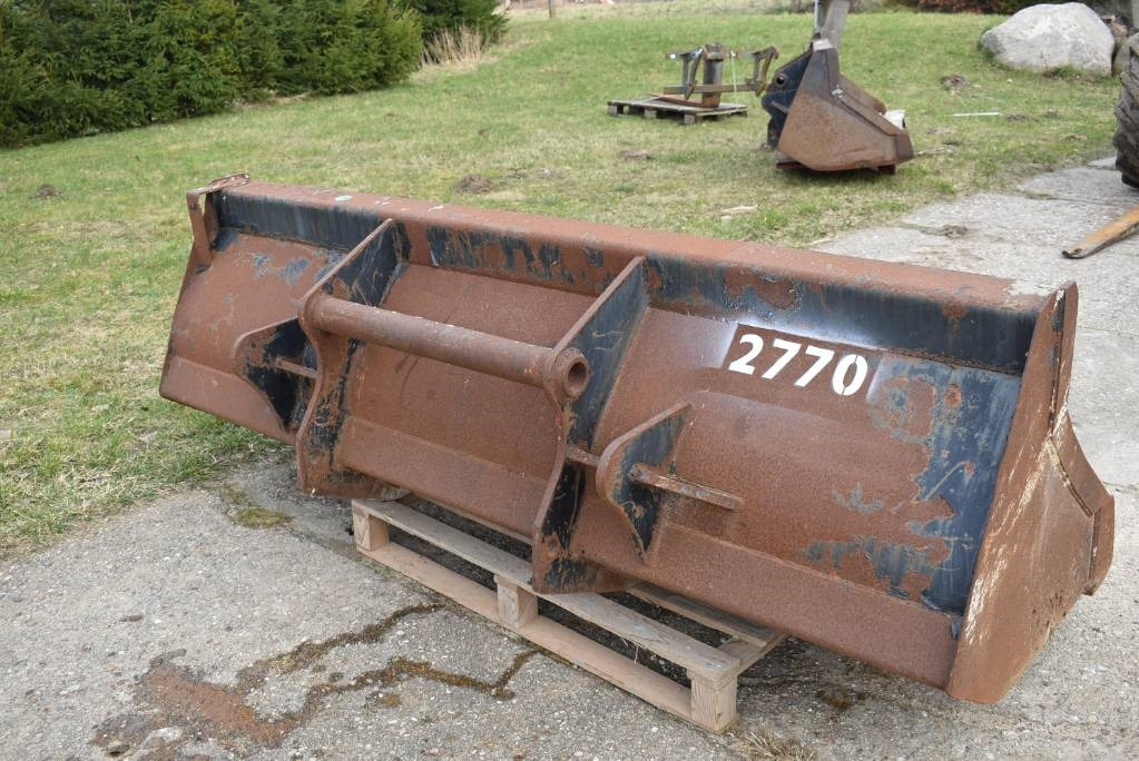 Łyżki do ładowarki CAT , JCB, CASE, SCORPION,KRAME - Kauss - Celtniecības tehnika: foto 2 Łyżki do ładowarki CAT , JCB, CASE, SCORPION,KRAME - Kauss - Celtniecības tehnika: foto 2