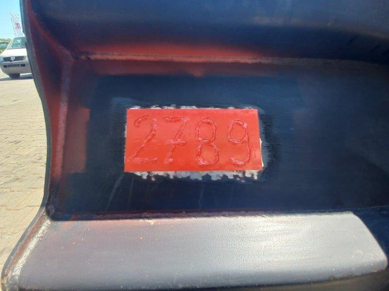 Łyżki do ładowarki CAT , JCB, CASE, SCORPION,KRAME - Kauss - Celtniecības tehnika: foto 5 Łyżki do ładowarki CAT , JCB, CASE, SCORPION,KRAME - Kauss - Celtniecības tehnika: foto 5