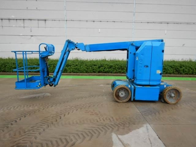 Genie Z30-20N - Izlices pacēlājs: foto 1 Genie Z30-20N - Izlices pacēlājs: foto 1